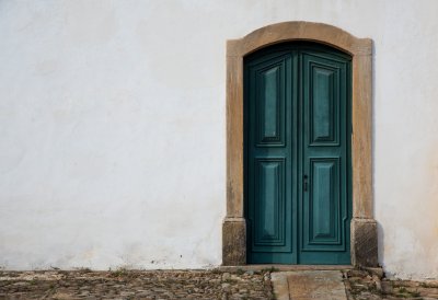 Verfijning en functionaliteit met deur- en meubelbeslag in jouw interieur